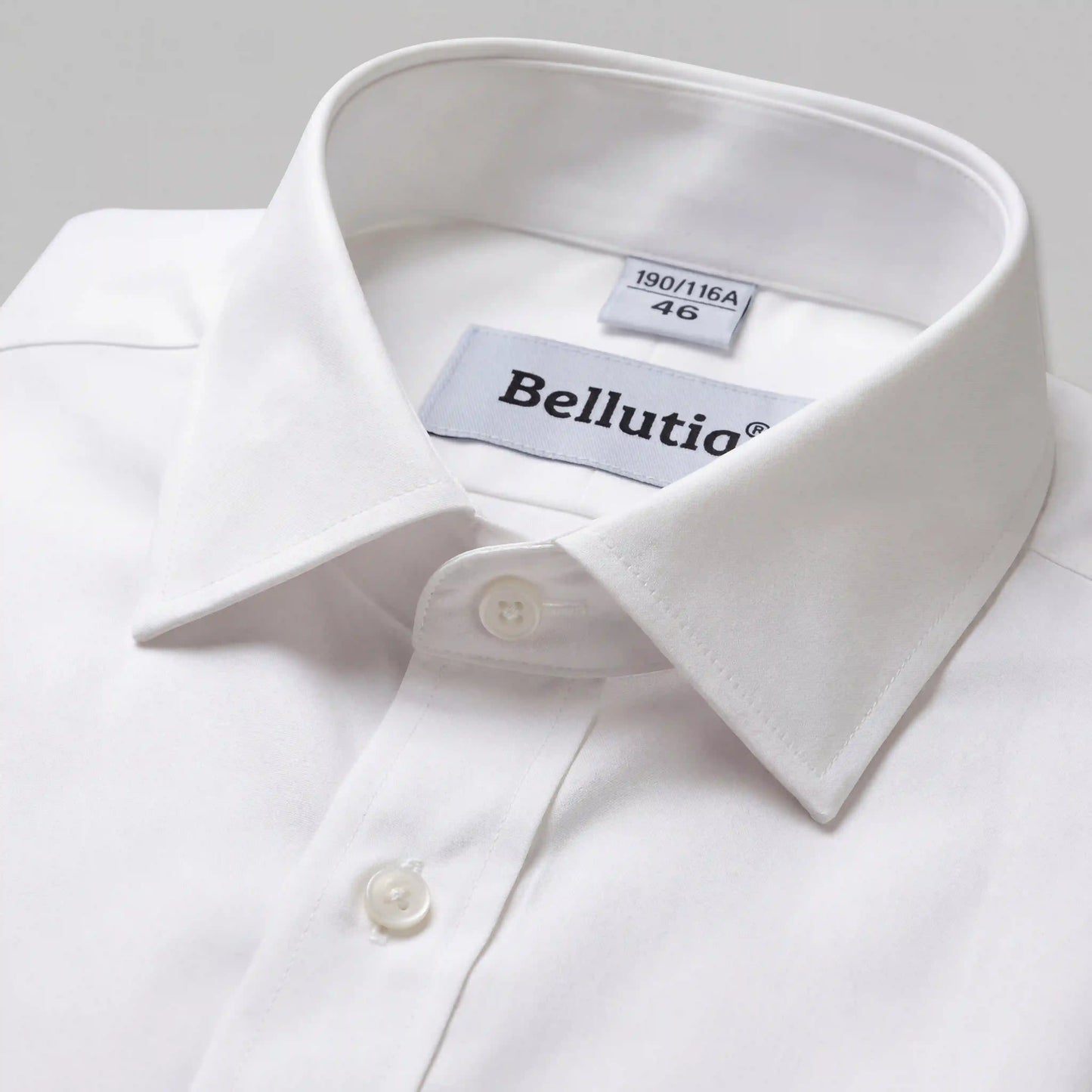 Chemise ajustée à manches courtes